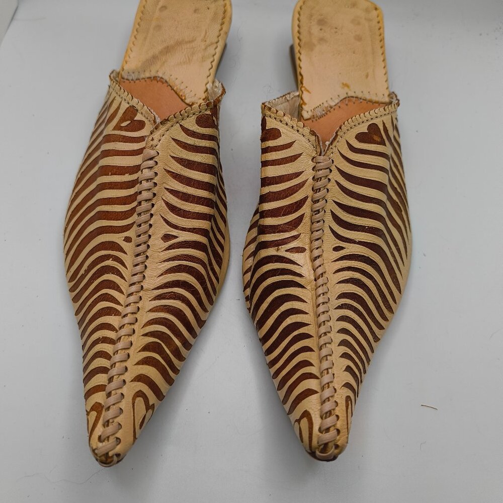Unique Neutral Color, stunning pattern Low Mules!
